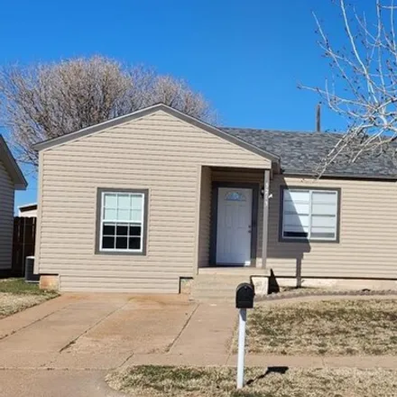 Buy this 3 bed house on 3227 40th Street in Snyder, TX 79549