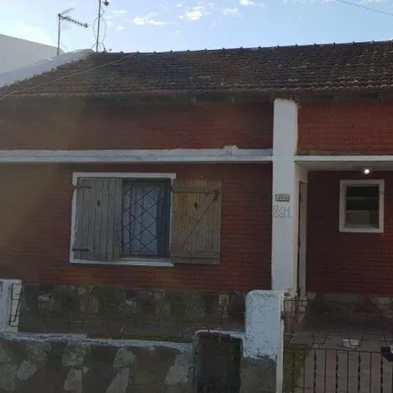Buy this 3 bed house on Pizza Cambalache in Roberto Payró, 1856 Glew