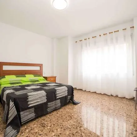 Rent this 4 bed apartment on Avinguda de Giorgeta in 46007 Valencia, Spain