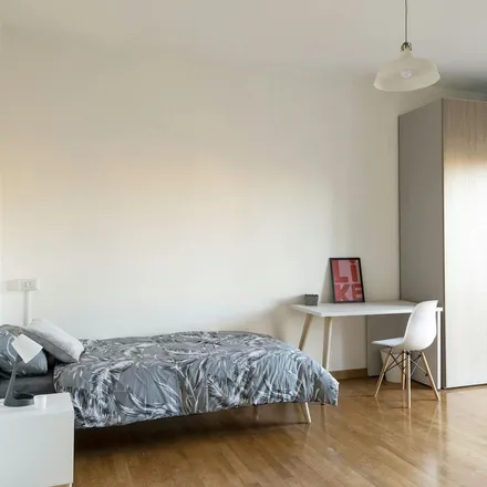 Image 3 - Cariparma, Viale Carlo Troya, 20143 Milan MI, Italy - Apartment for rent