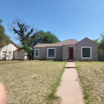 Rent this 3 bed house on 247 College Drive in Abilene, TX 79601