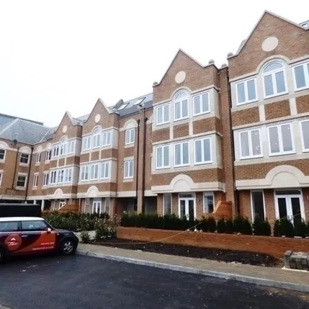 Rent this 2 bed apartment on 23 Ealing Green in London, W5 5DA
