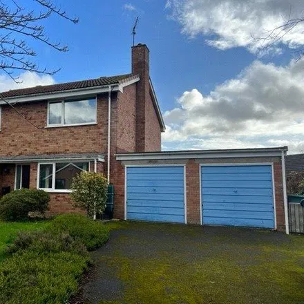 Buy this 4 bed house on Celyn Close in Guilsfield, SY21 9QD
