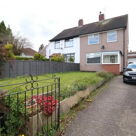 Rent this 3 bed duplex on Downham Road South in Heswall, CH60 5SE