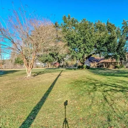 Image 3 - 8325 South Kilarny Road, Beauxart Gardens, Jefferson County, TX 77705, USA - House for sale