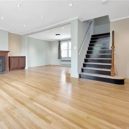 Image 9 - 35-51 163rd Street, New York, NY 11358, USA - Duplex for sale