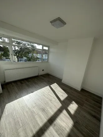 Rent this 3 bed duplex on Gainsborough Gardens in South Stanmore, London