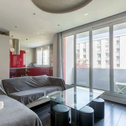 Rent this 3 bed apartment on 24 Rue Simon Jallade in 69110 Sainte-Foy-lès-Lyon, France