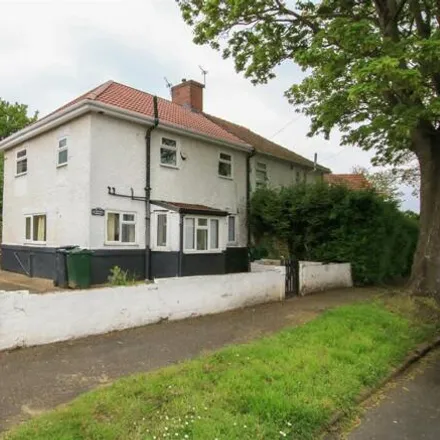 Buy this 3 bed duplex on Woodstock Road in Sprotbrough, DN4 0UL