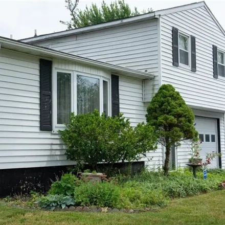 Buy this 3 bed house on 5470 Fortuna Pkwy in Clay, New York