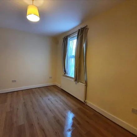 Rent this studio apartment on 450 West Green Road in London, N15 3PT