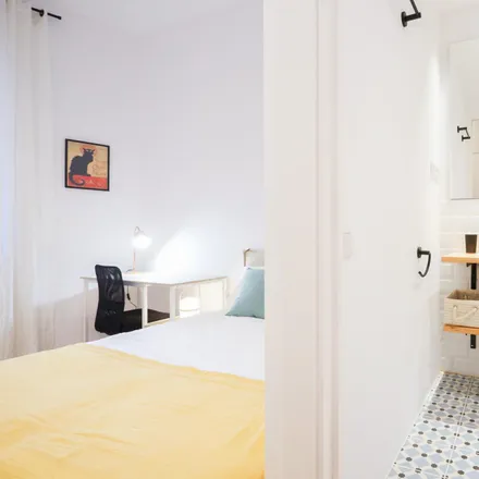 Image 4 - Carrer de Sant Gil, 25, 08001 Barcelona, Spain - Apartment for rent