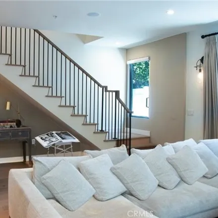 Image 2 - 668 Huntley Drive, West Hollywood, CA 90069, USA - House for rent