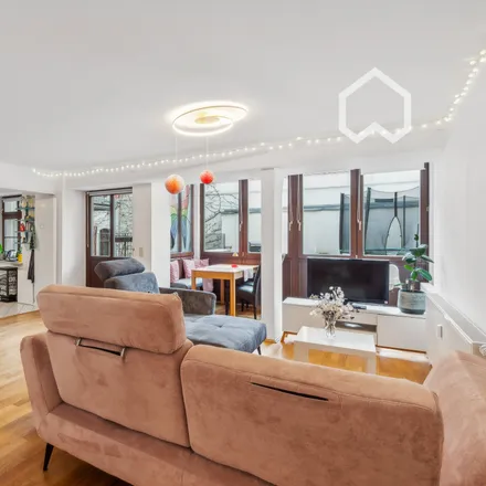 Rent this 4 bed apartment on Schneiderei Rahmani in Nürnberger Straße 22, 04103 Leipzig