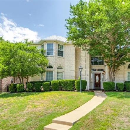 Buy this 4 bed house on 7301 Crestfield Circle in Plano, TX 75025