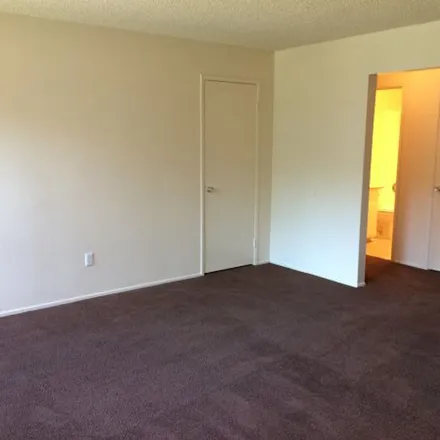 Image 1 - 443 West Alamos Avenue, Clovis, CA 93612, USA - Apartment for rent
