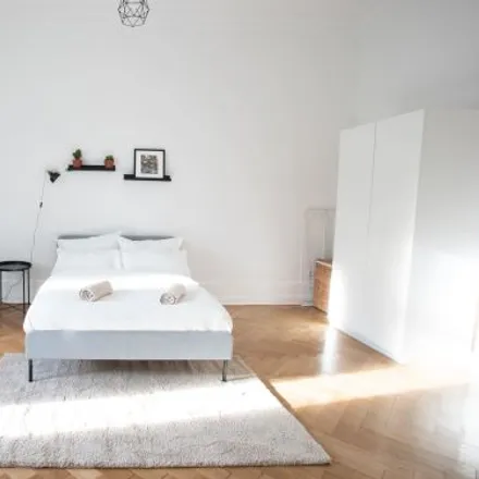Rent this 4 bed room on Dr. Thomas Herzog in Joachim-Friedrich-Straße 9, 10711 Berlin