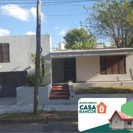 Buy this 4 bed house on Doctor Enrique Finocchietto 935 in Parque Vélez Sarsfield, Cordoba