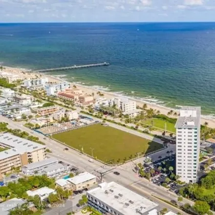 Image 1 - Caribe Condos of Lauderdale-by-the-Sea, 4050 North Ocean Drive, Lauderdale-by-the-Sea, Broward County, FL 33308, USA - Condo for sale