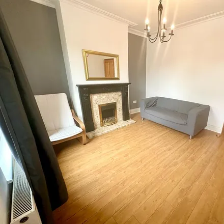 Image 5 - St Thomas Road, Sheffield, S10 1UX, United Kingdom - Townhouse for rent