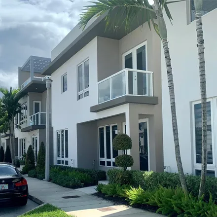 Rent this 3 bed townhouse on 10456 Northwest 66th Street in Doral, FL 33178