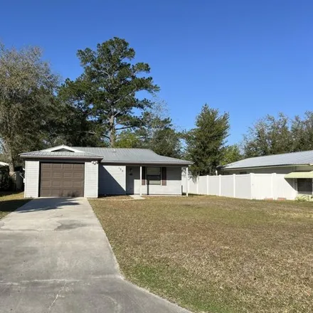 Rent this 2 bed house on 178 Park Road in Putnam County, FL 32148