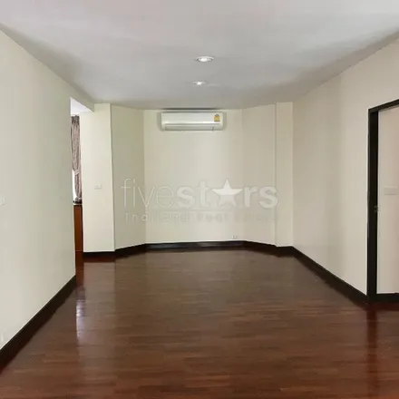 Rent this 5 bed apartment on Bangkok Marriott Hotel Sukhumvit in 2, Soi Sukhumvit 57