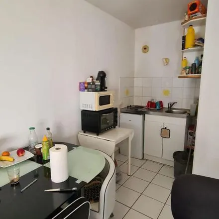 Rent this 1 bed apartment on Jardin de la Châtelaine in Passage de la Châtelaine, 44003 Nantes