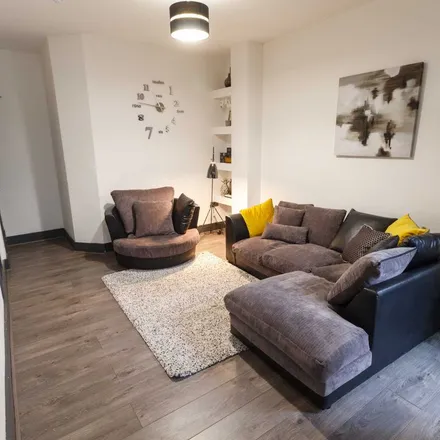 Rent this 6 bed apartment on 67 Albert Edward Road in Liverpool, L7 8RZ