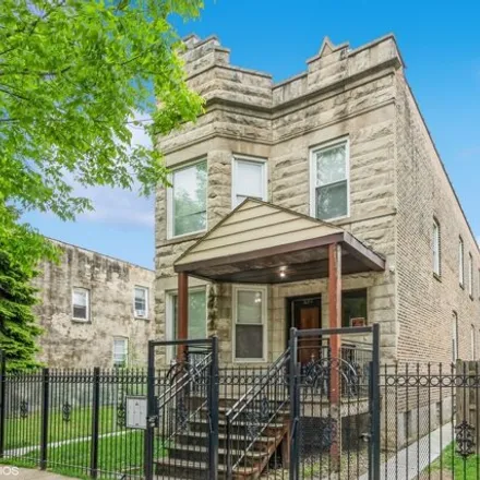 Rent this 1 bed house on 620 North Kedzie Avenue in Chicago, IL 60624