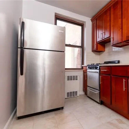 Image 7 - 52-30 39th Avenue, New York, NY 11377, USA - Apartment for sale
