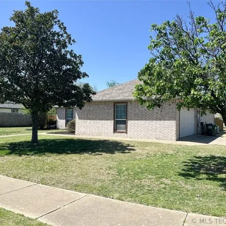 Image 2 - 11874 East 100th Street North, Owasso, OK 74055, USA - House for sale