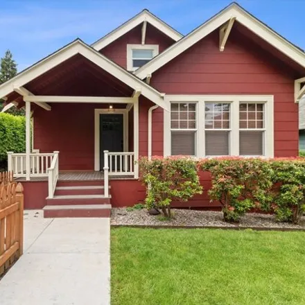 Buy this 3 bed house on 2715 Southeast 49th Avenue in Portland, OR 97206
