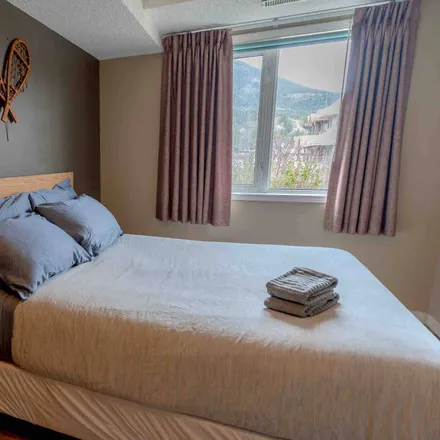 Image 3 - Canadian Rockies Chalets, 1206 Bow Valley Trail, Canmore, AB T1W 1N6, Canada - Apartment for rent
