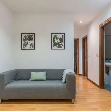 Image 2 - Calle del Camino de los Vinateros, 55, 28030 Madrid, Spain - Apartment for rent