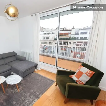 Rent this 3 bed apartment on Neuilly-sur-Seine