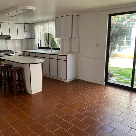 Rent this studio house on Tacos in Calle Paseo San Isidro, 52140 Metepec