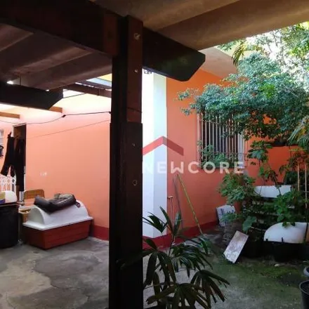 Buy this 2 bed house on Rua do Guaçú in Jardim Utinga, Santo André - SP