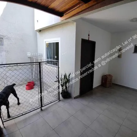 Buy this 3 bed house on Rua Doutor Jaime Gusmam in Ronda, Ponta Grossa - PR
