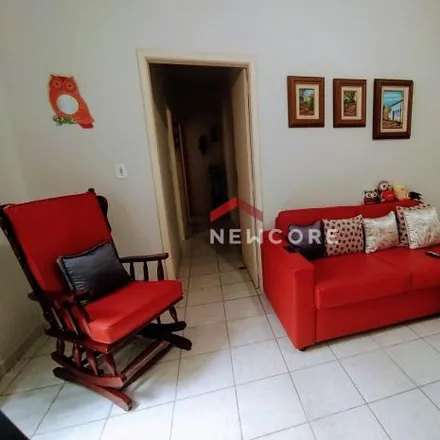 Buy this 2 bed apartment on Colégio Gibson / Jardim de Infância Topo Gigio in Rua Maciel Monteiro, Praia da Bandeira