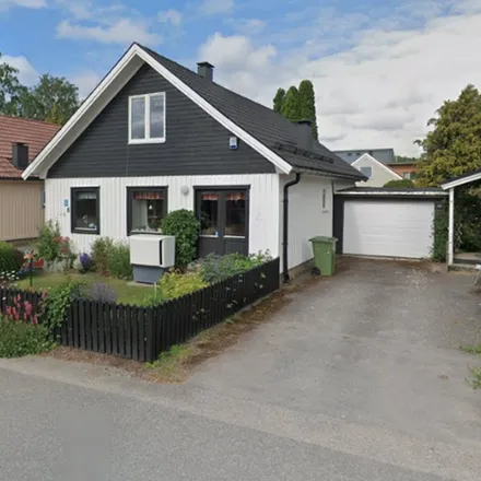 Rent this 4 bed apartment on Örtugsvägen 8 in 147 40 Tumba, Sweden