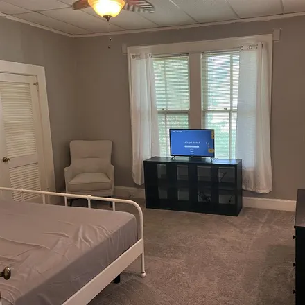 Rent this 1 bed room on Mercer University Area in Shamrock Street, Macon