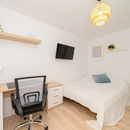 Rent this 3 bed room on carrer Antonio Machado in 64, 03204 Elx / Elche
