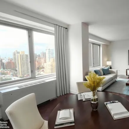 Rent this 1 bed condo on 424 East 82nd Street in New York, NY 10028