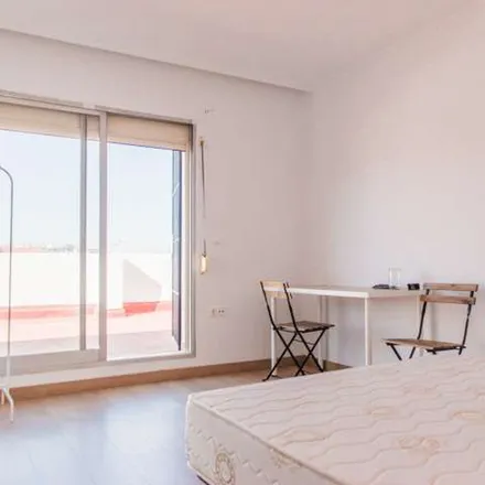 Image 3 - Carrer del Riu Escalona, 23, 46023 Valencia, Spain - Apartment for rent