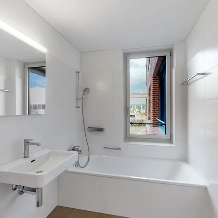 Image 2 - Riedthofstrasse, 8105 Regensdorf, Switzerland - Apartment for rent