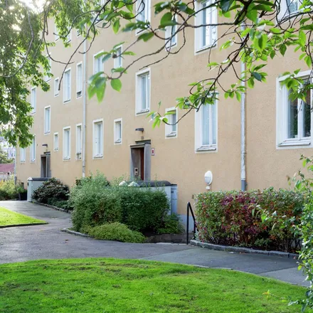 Rent this 4 bed apartment on Arvid Lindmansgatan 7C in 417 26 Gothenburg, Sweden