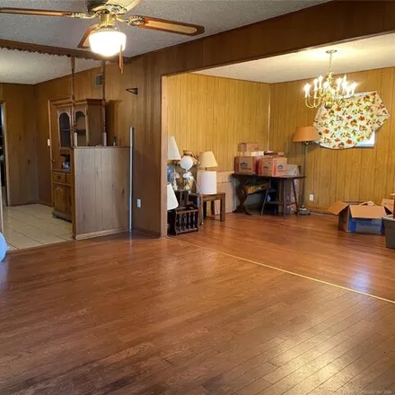 Image 8 - 250 West Washington Avenue, Calera, Bryan County, OK 74730, USA - House for sale