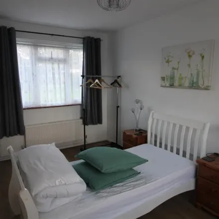 Image 1 - 4 Bailey's Drove, Wareham, BH20 6EP, United Kingdom - Apartment for rent