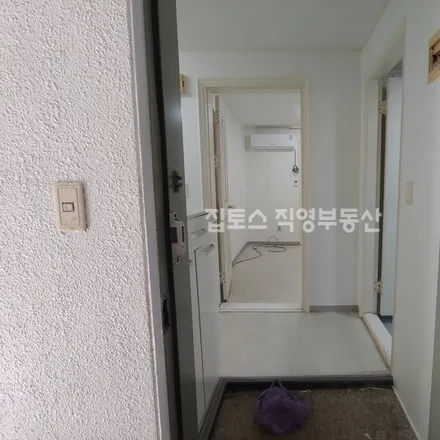 Rent this 2 bed apartment on 서울특별시 서초구 잠원동 14-4